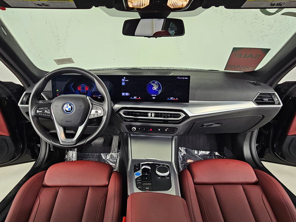 Thumbnail: 2023 BMW i4 - 25