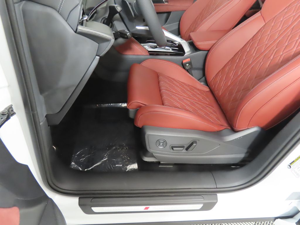 Thumbnail: 2025 Audi SQ5 - 30