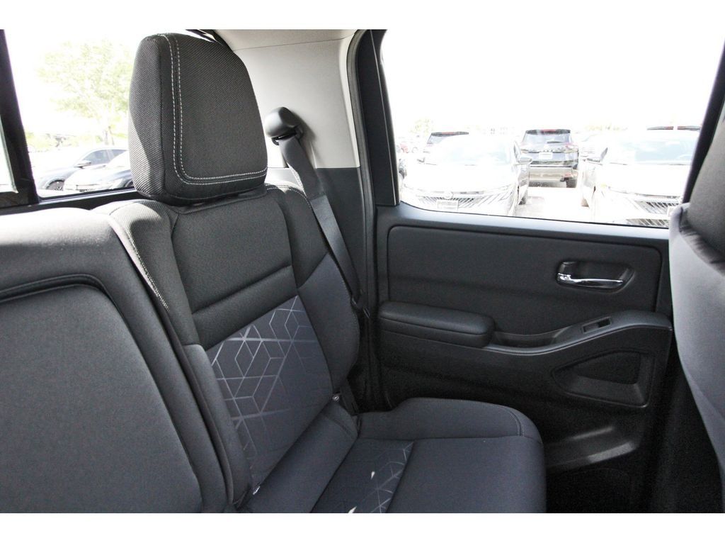 2026 Nissan Frontier SV - 9