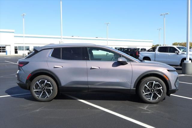 Thumbnail: 2026 Chevrolet Equinox - 9