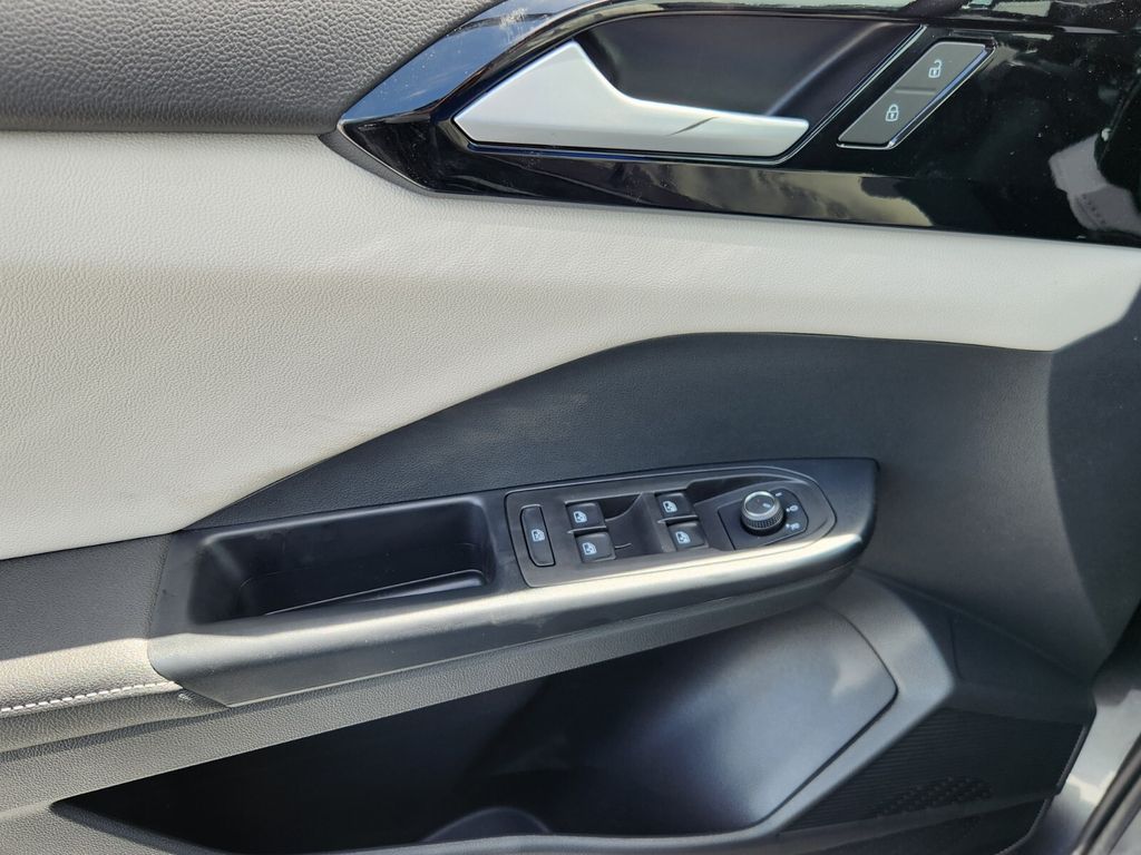 2027 Volkswagen Taos