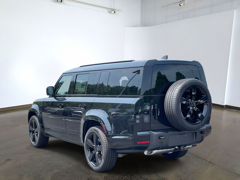 New 2026 Black Land Rover X-Dynamic SE image 6
