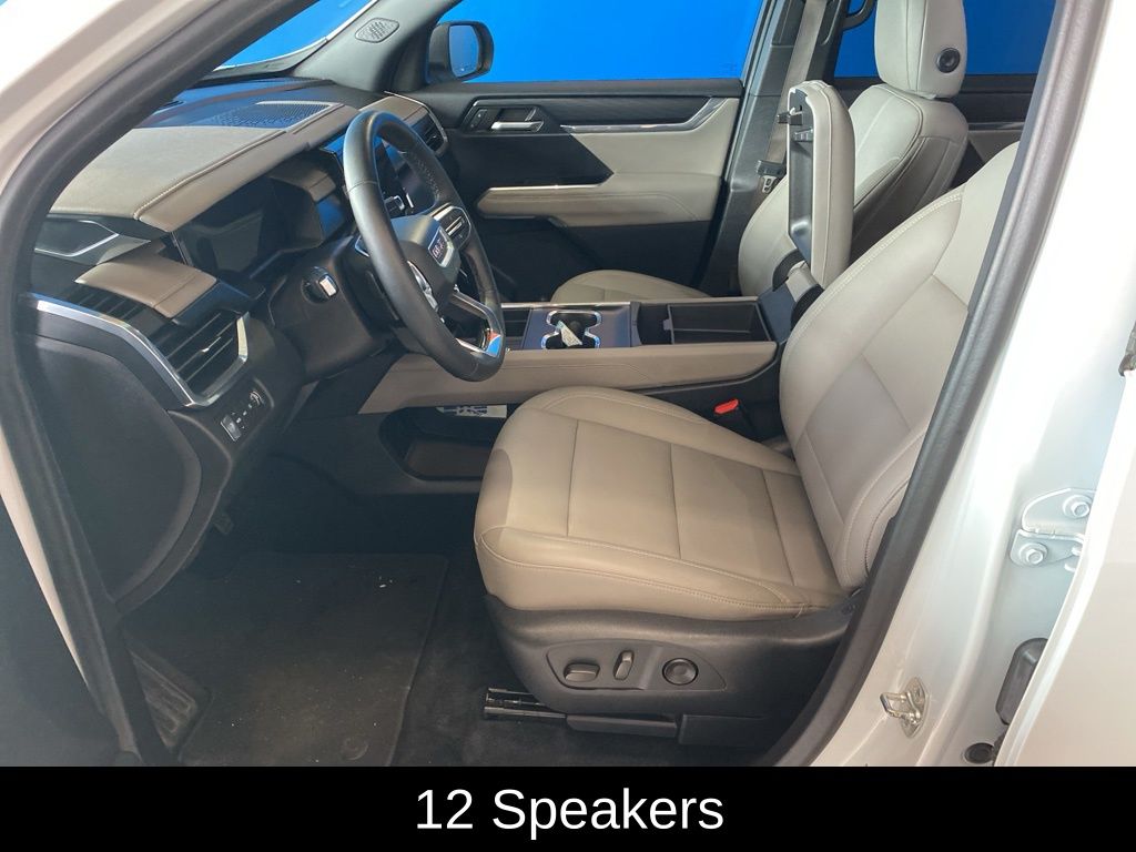 Used 2024 White GMC Elevation image 8