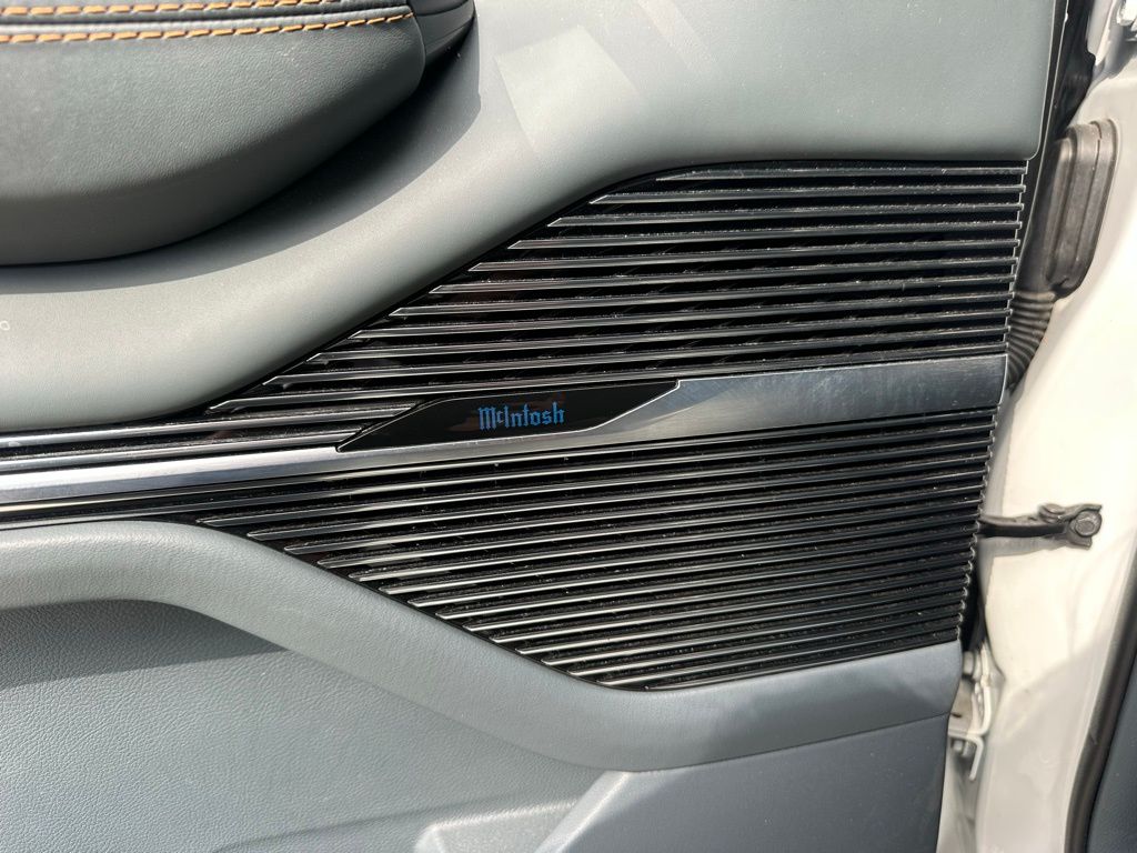 Thumbnail: 2022 Jeep Grand Wagoneer - 22