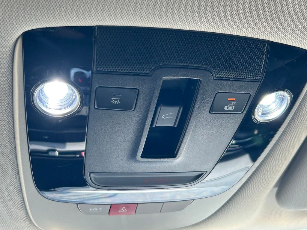 Used 2023 Kia Sportage Hybrid SUV