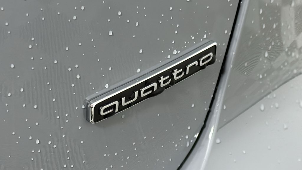 2025 Audi Q4 e-tron  10