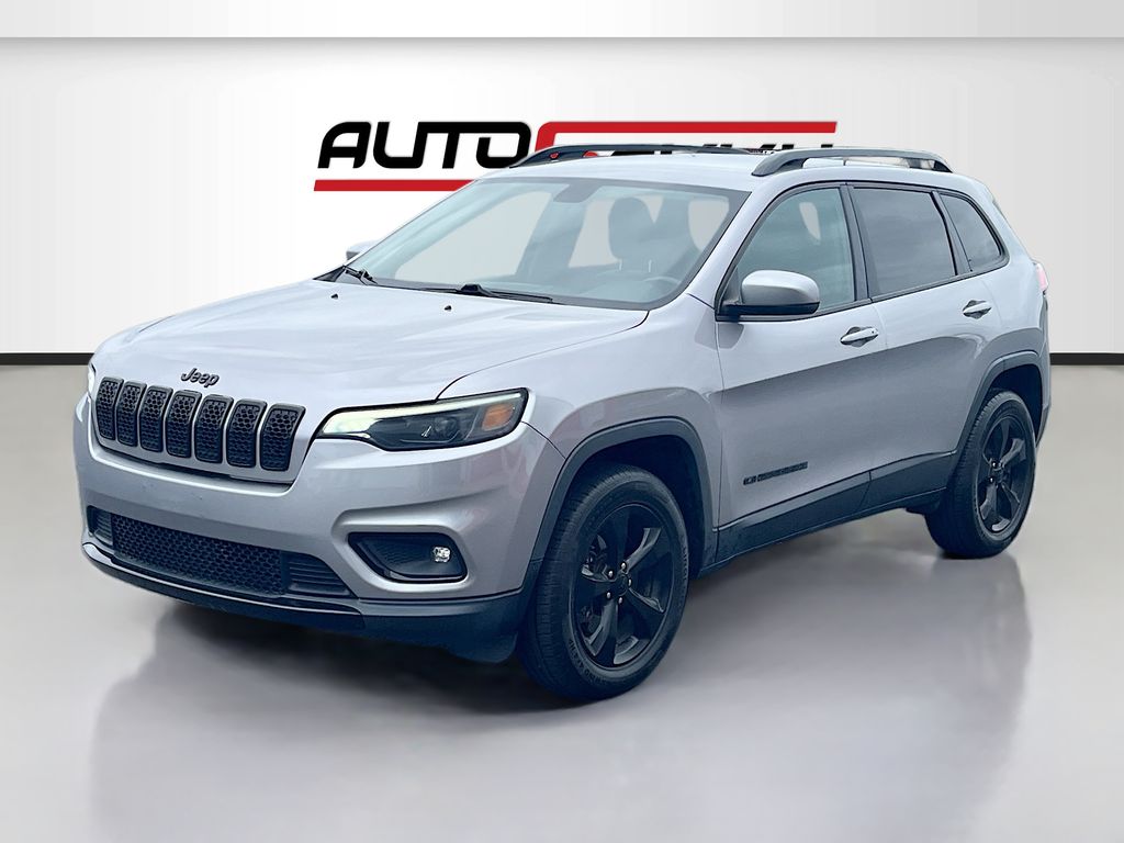 Used 2019 Silver Jeep Latitude Plus image 3
