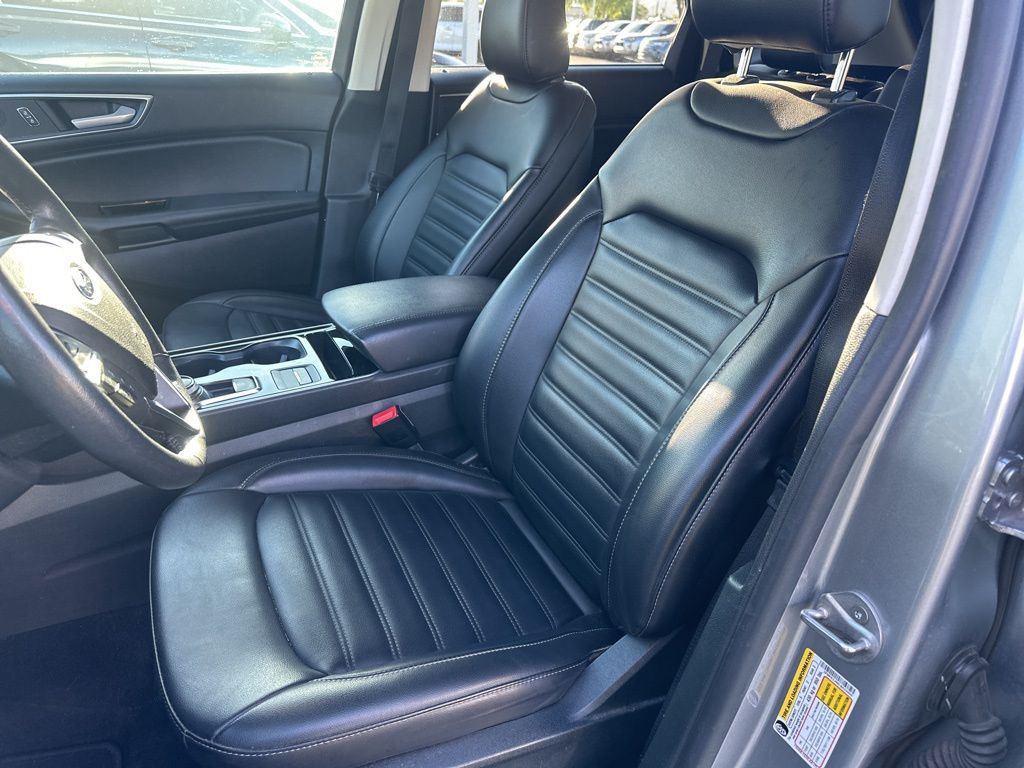 Thumbnail: 2020 Ford Edge - 11