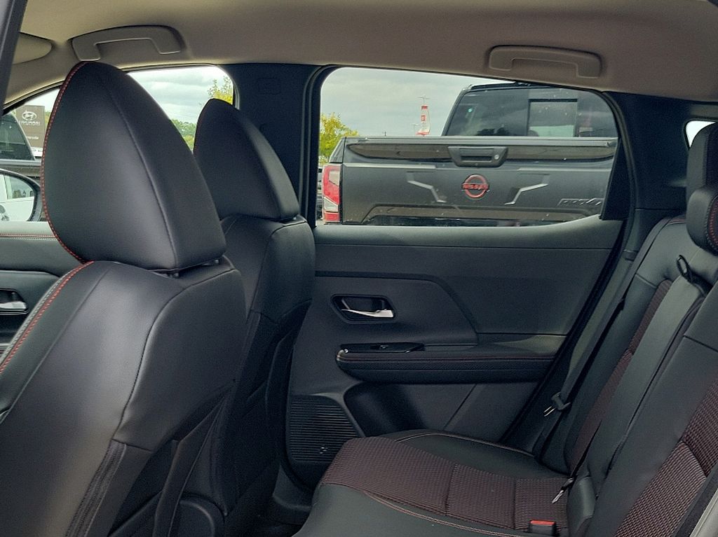 2025 Nissan Kicks SR 7