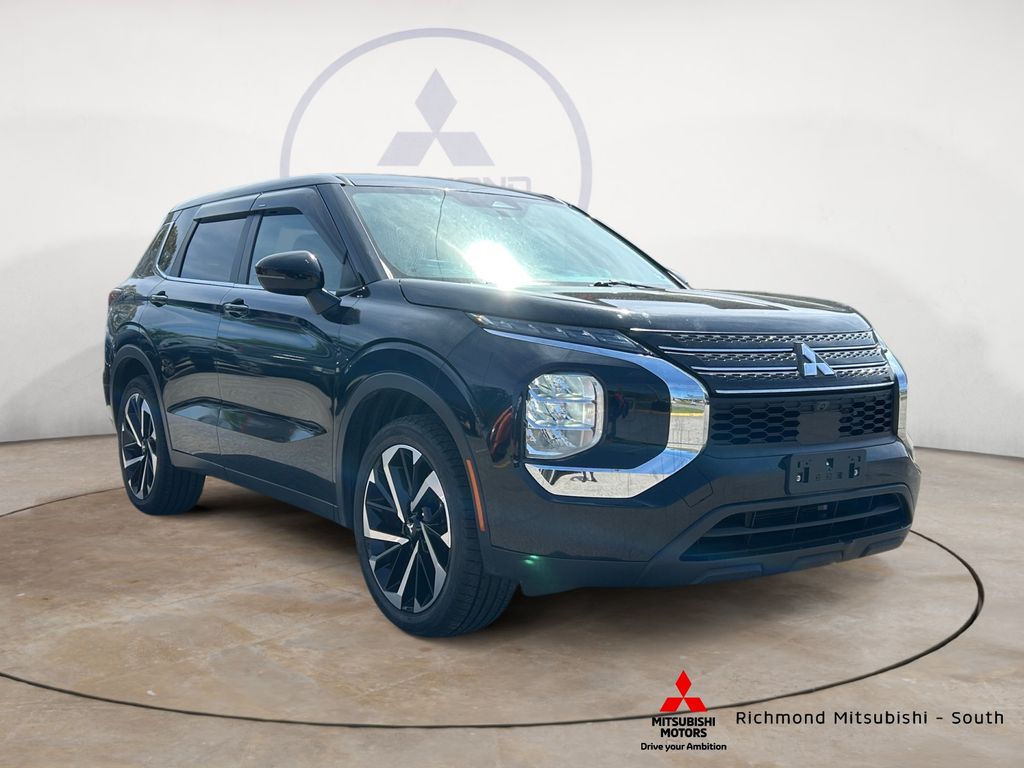Black 2022 Mitsubishi Outlander ES S-AWC SUV / Crossover All-Wheel Drive Continuously Variable Transmission