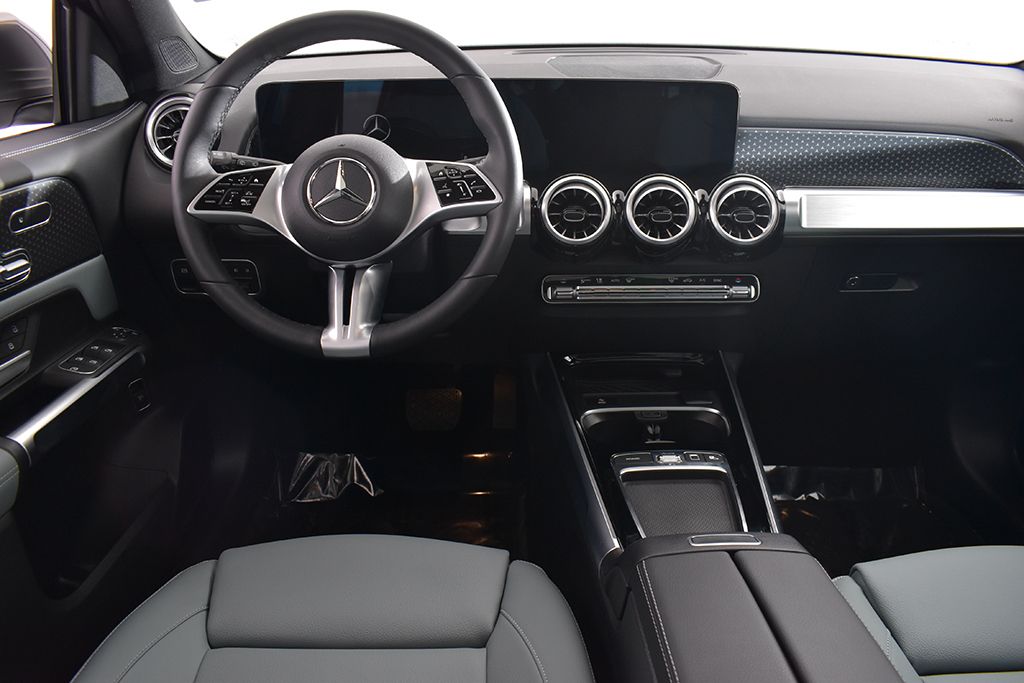 Thumbnail: 2026 Mercedes-Benz GLB - 16