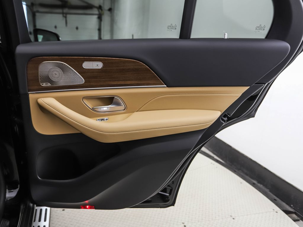 Thumbnail: 2026 Mercedes-Benz GLE - 24