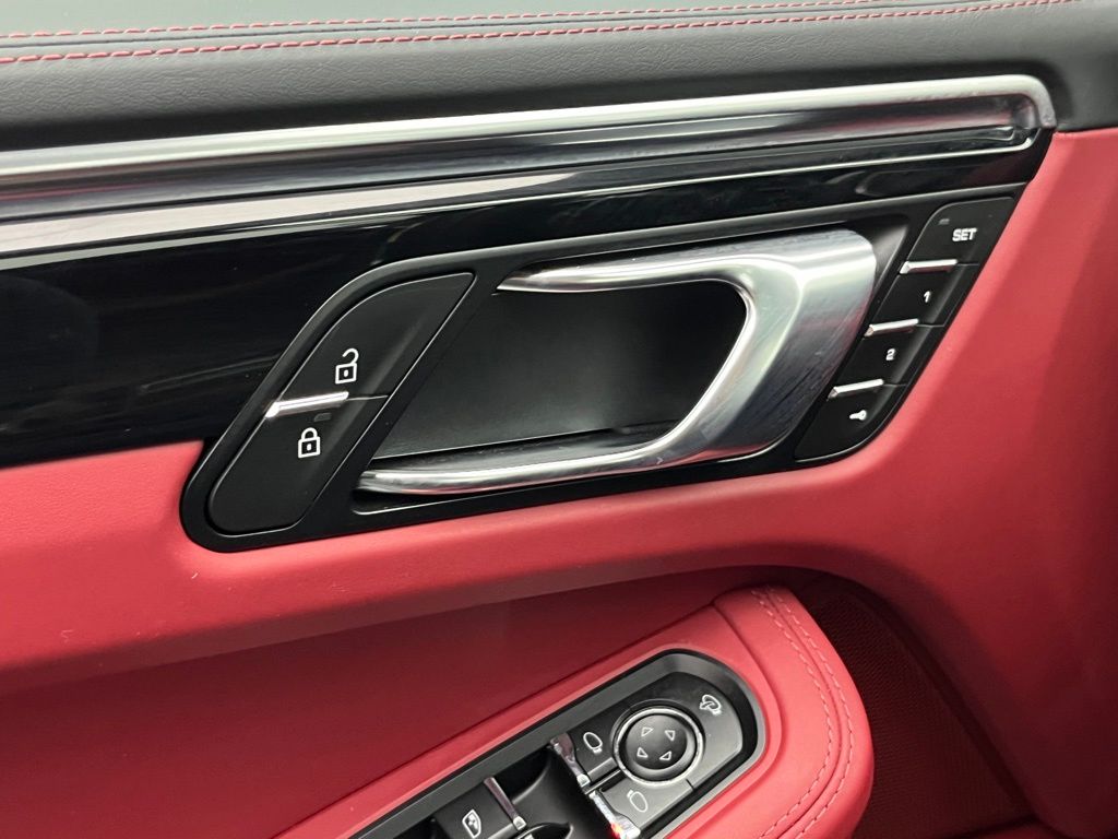 Thumbnail: 2024 Porsche Macan - 28