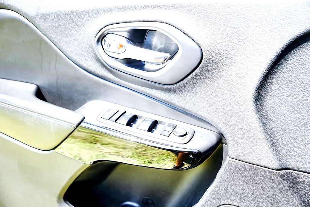 Used Car 2019 Jeep Cherokee  Altitude For Sale Under $20,000 In Taylor, Texas