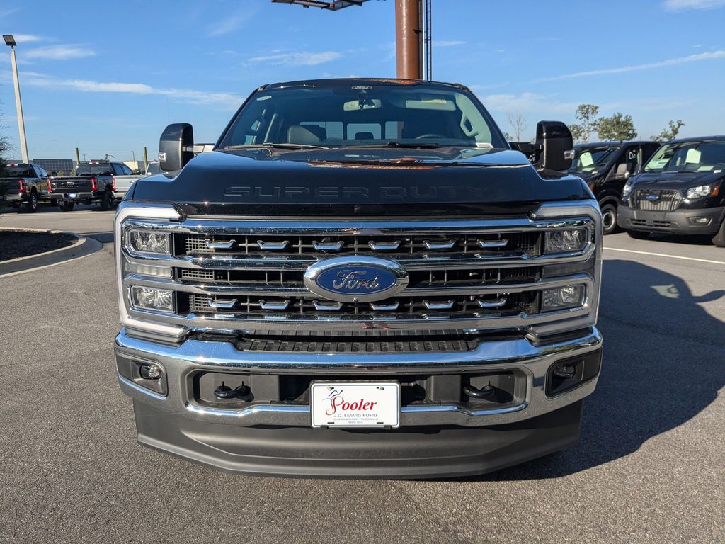 2026 Ford Super Duty F-350 SRW LARIAT