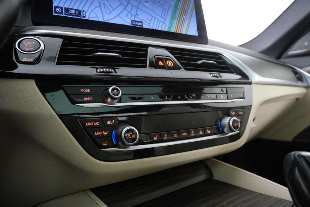 2021 BMW 5 Series 530i 24