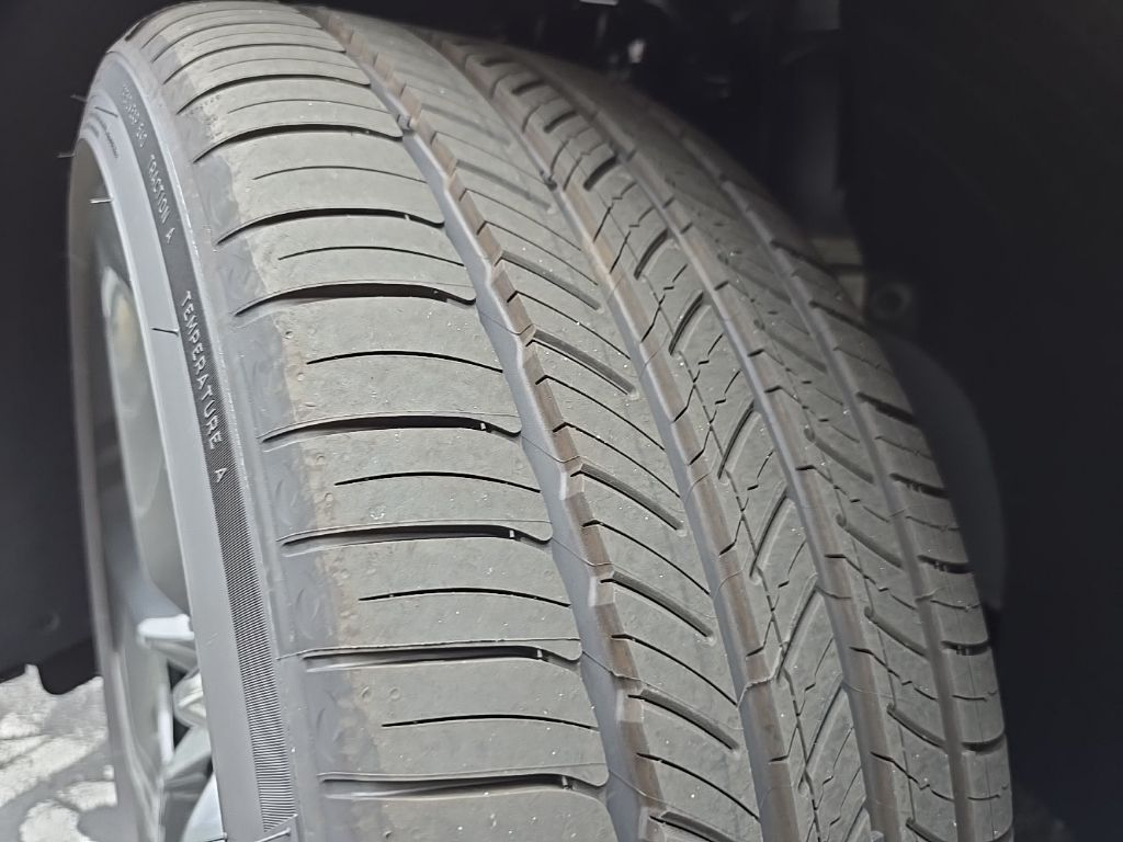 Thumbnail: 2026 Genesis GV70 - 17