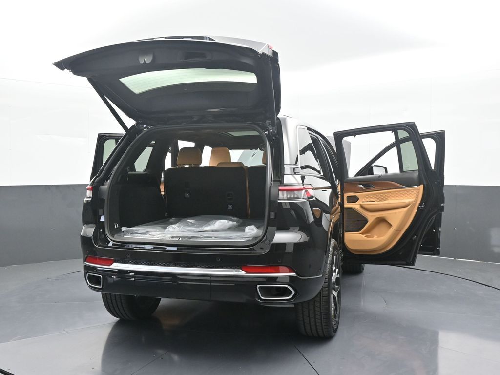 New 2025 Diamond Black Crystal Pearlcoat Jeep Summit image 78