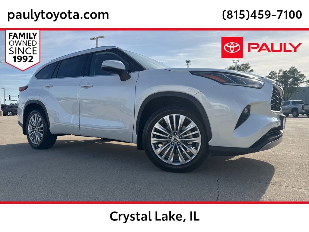 White (Wind Chill Pearl) 2023 Toyota Highlander SUV / Crossover All-Wheel Drive 8-Speed Automatic