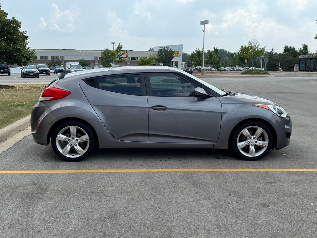 Used 2015 Triathlon Gray Metallic Hyundai Base image 3