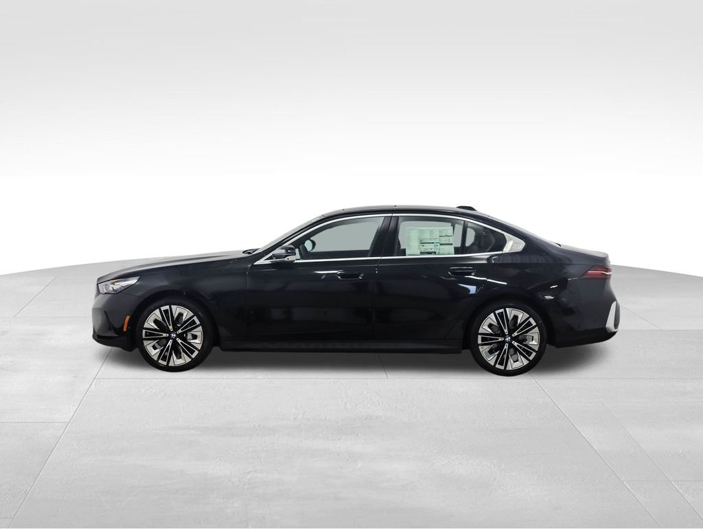 Thumbnail: 2026 BMW 5 Series - 2