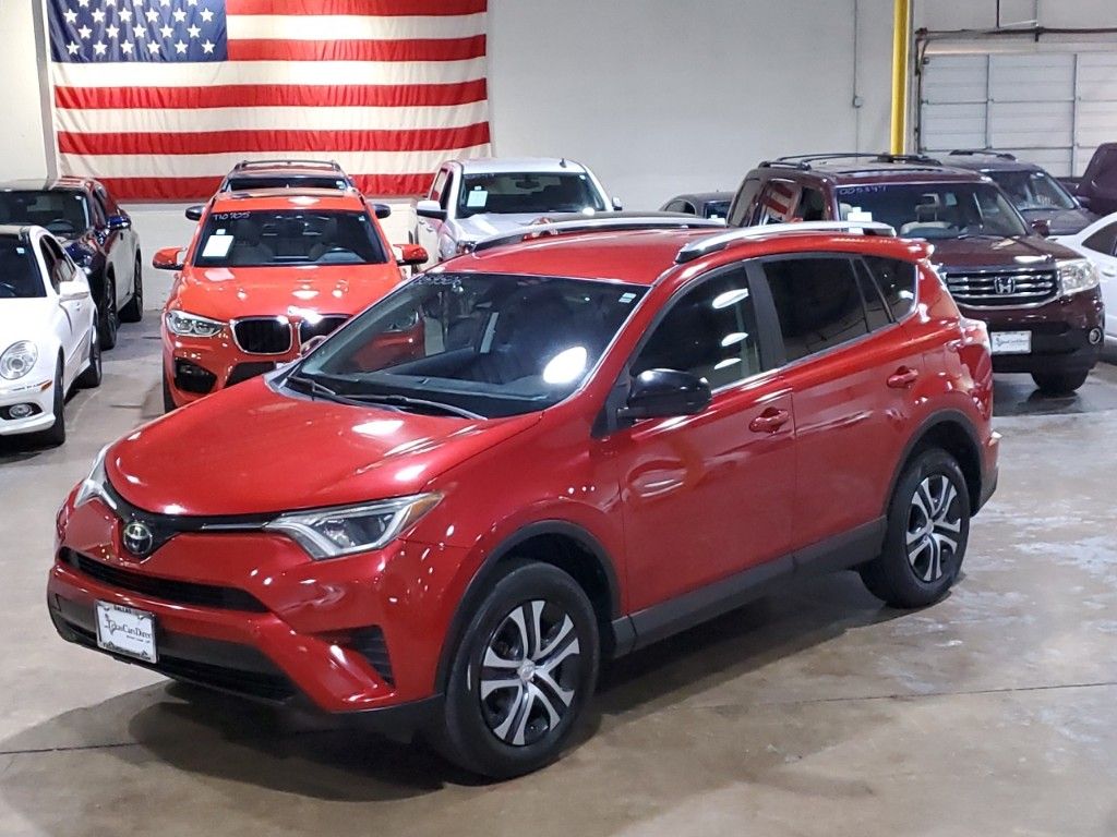 2017 Toyota RAV4 LE 32