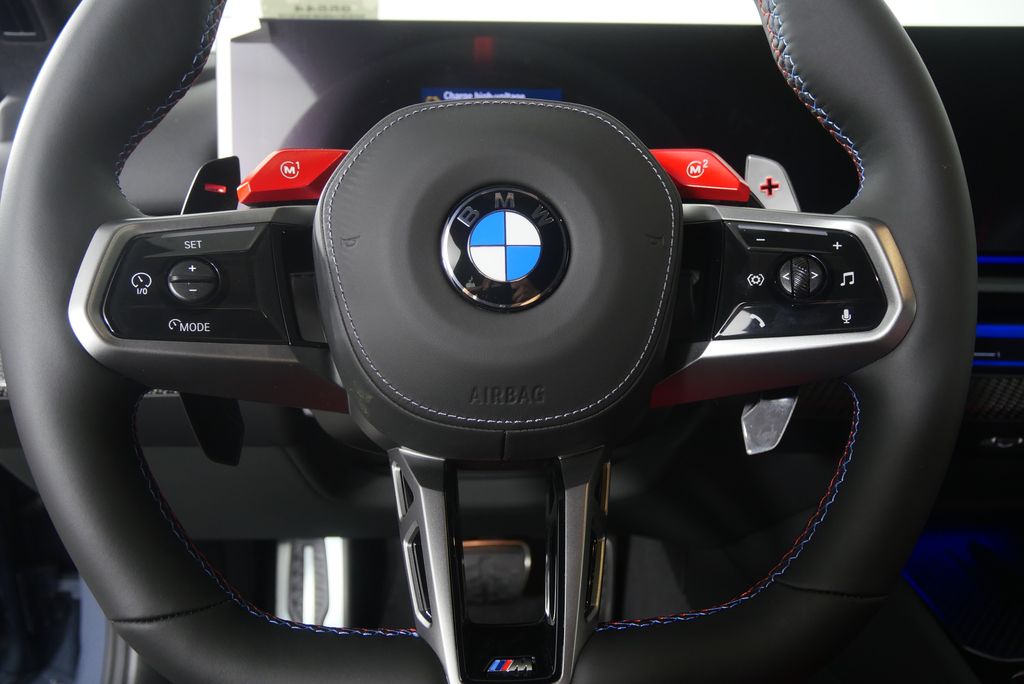 Thumbnail: 2027 BMW M5 - 18