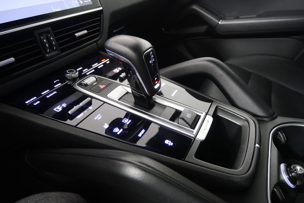 2019 Porsche Cayenne Base 24