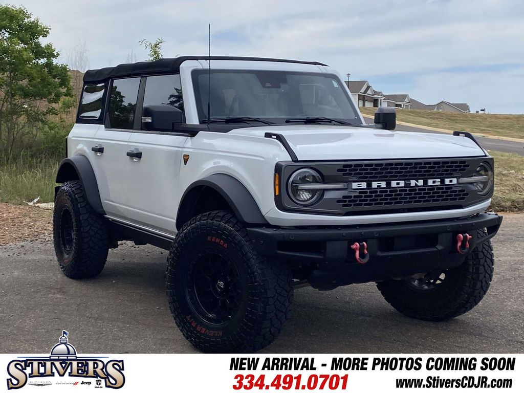 2022 Oxford White Ford Bronco Badlands 4X4 SUV
