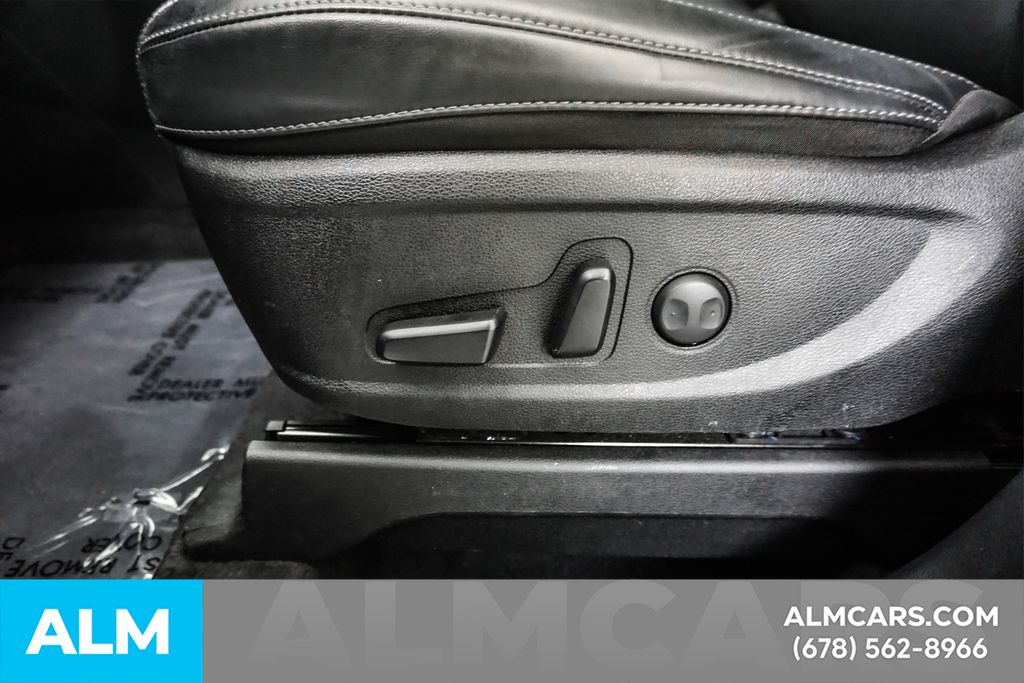 Used 2025 Black Kia S image 33