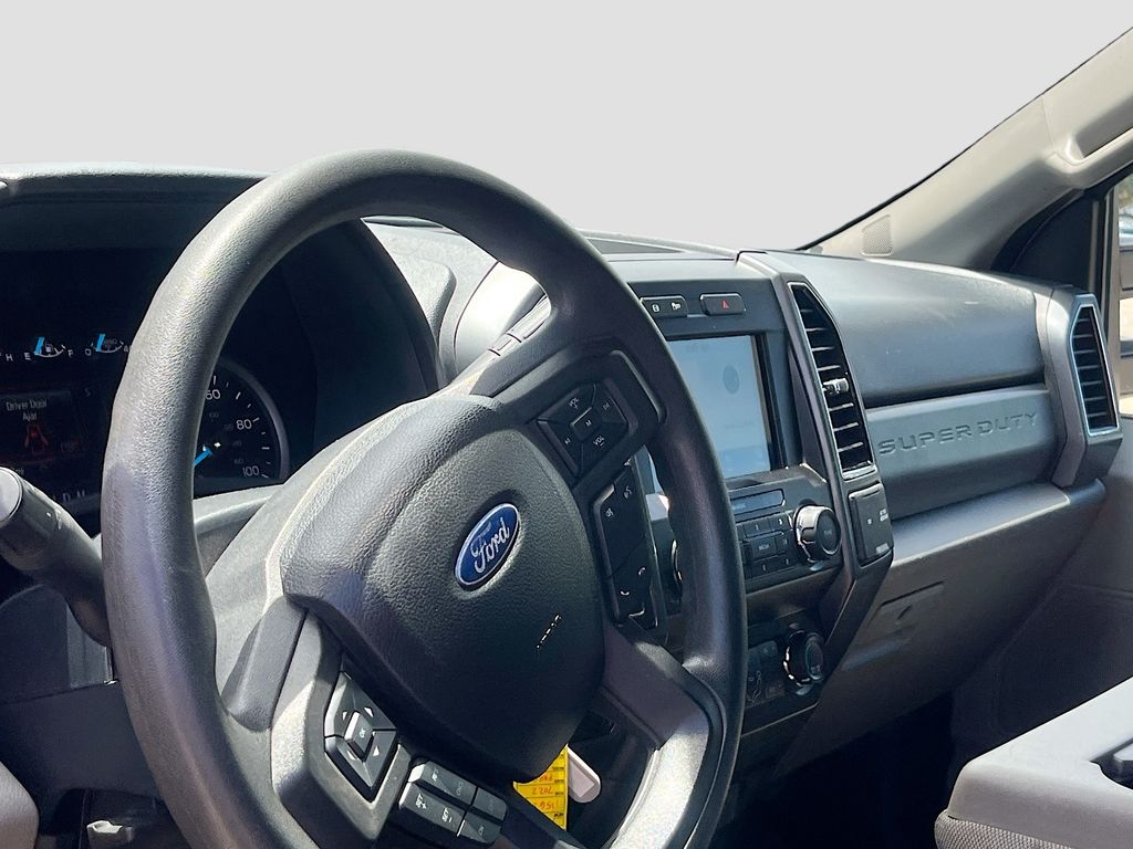 Used 2022 White Ford XLT image 9