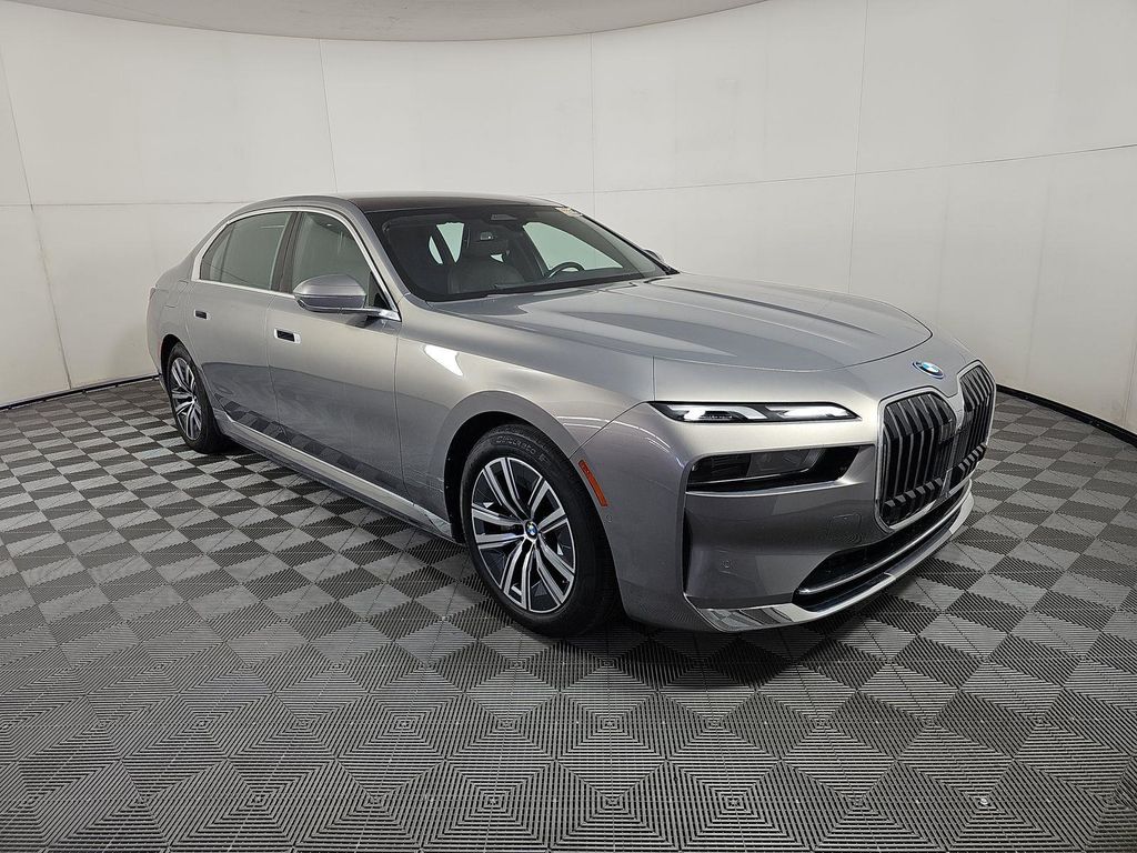 Oxide Gray Metallic 2024 BMW i7 Sedan Rear-Wheel Drive Automatic