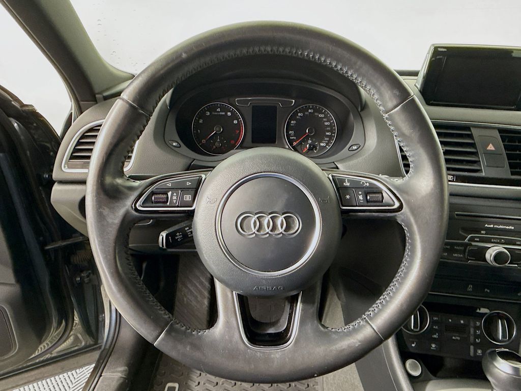 Thumbnail: 2017 Audi Q3 - 11