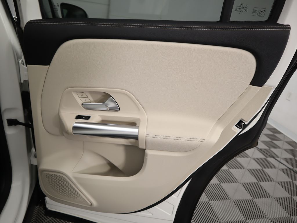 Thumbnail: 2022 Mercedes-Benz GLA - 27