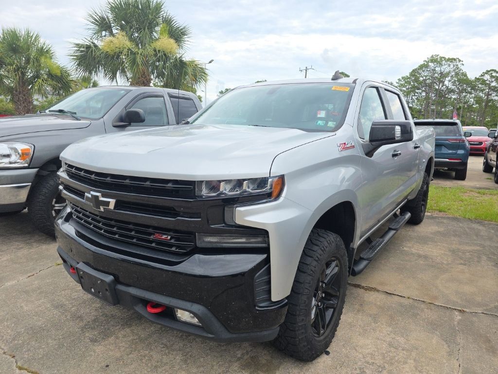 Silver Ice Metallic 2019 Chevrolet Silverado 1500 LT Trail Boss Crew Cab 4WD Pickup Truck Four-Wheel Drive 8-Speed Automatic