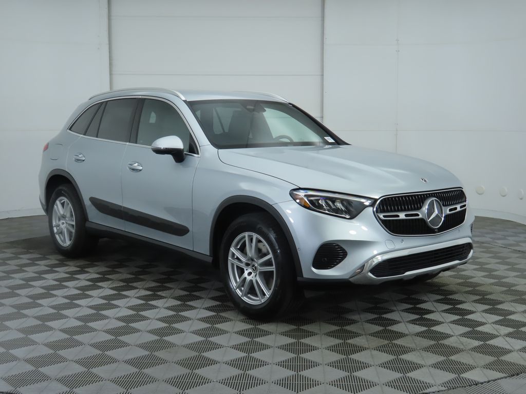 2025 Mercedes-Benz GLC 300 3