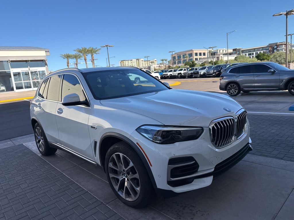 Thumbnail: 2022 BMW X5 - 3