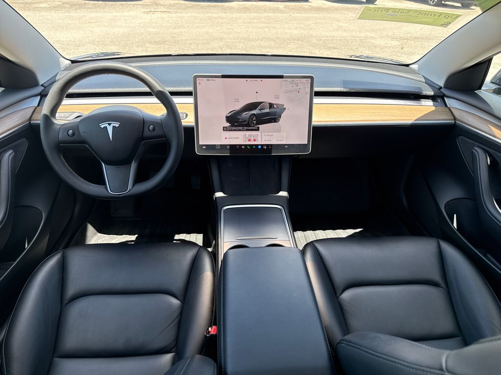 Used 2023  Tesla Base image 5