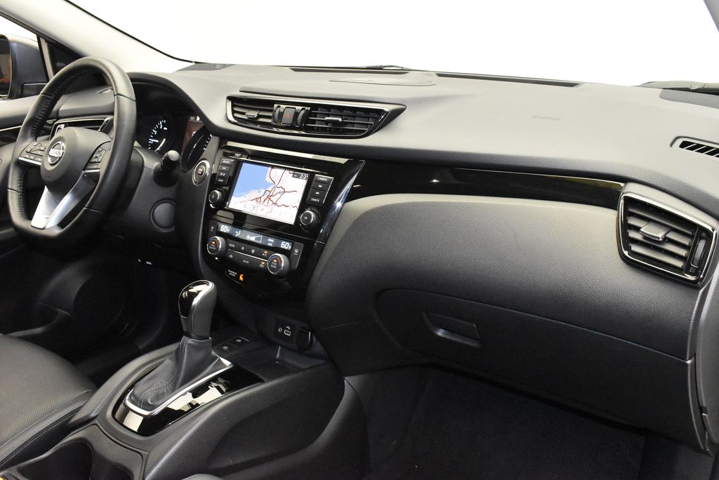 2022 Nissan Rogue Sport SL 31