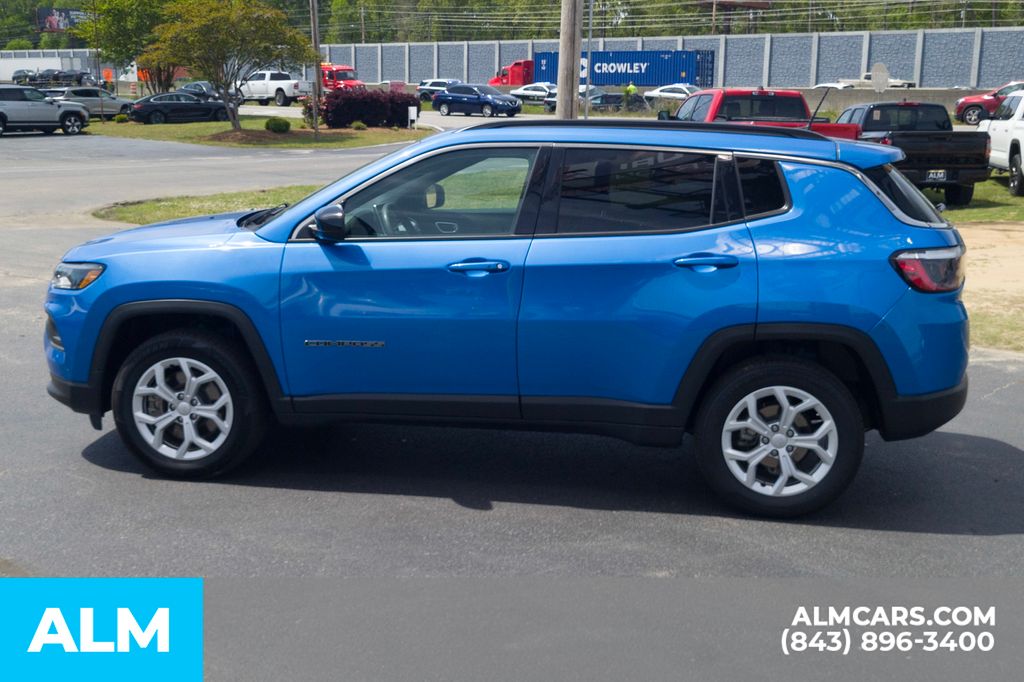 Used 2024 Blue Jeep Latitude image 10