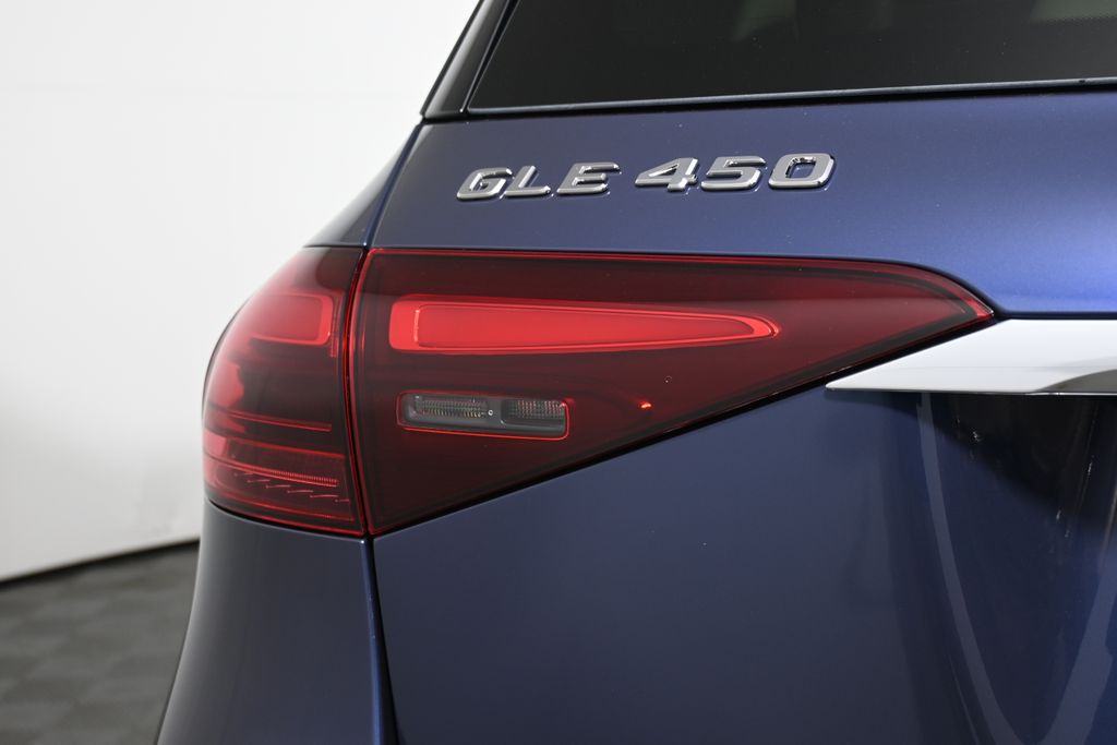 Thumbnail: 2026 Mercedes-Benz GLE - 12