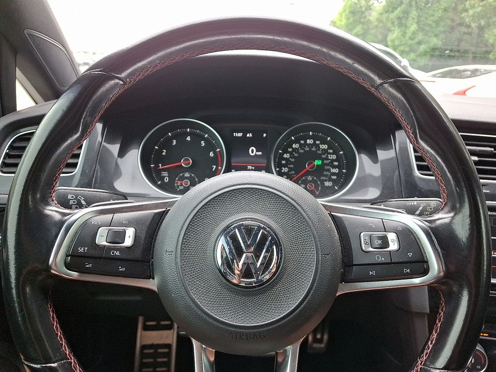 Thumbnail: 2017 Volkswagen Golf - 19