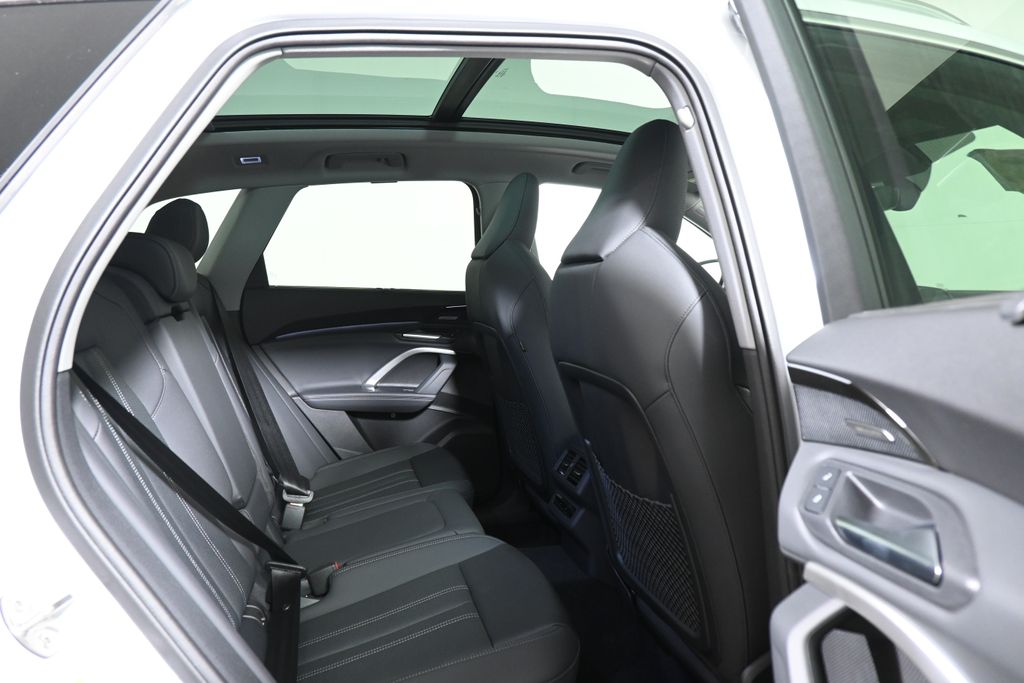 Thumbnail: 2025 Audi Q5 - 13