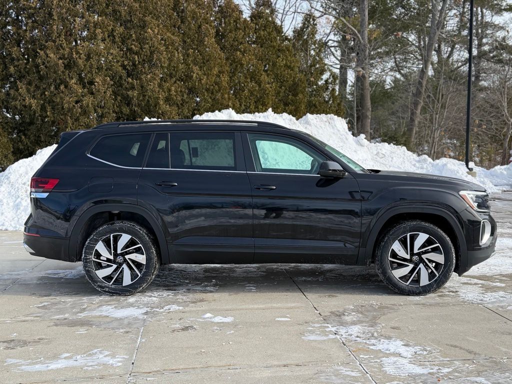 New 2026 Black Volkswagen 2.0T SE w/Technology image 7