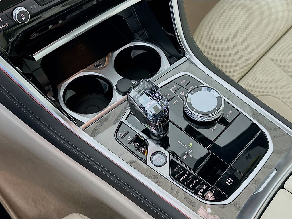 Thumbnail: 2026 BMW 8 Series - 15