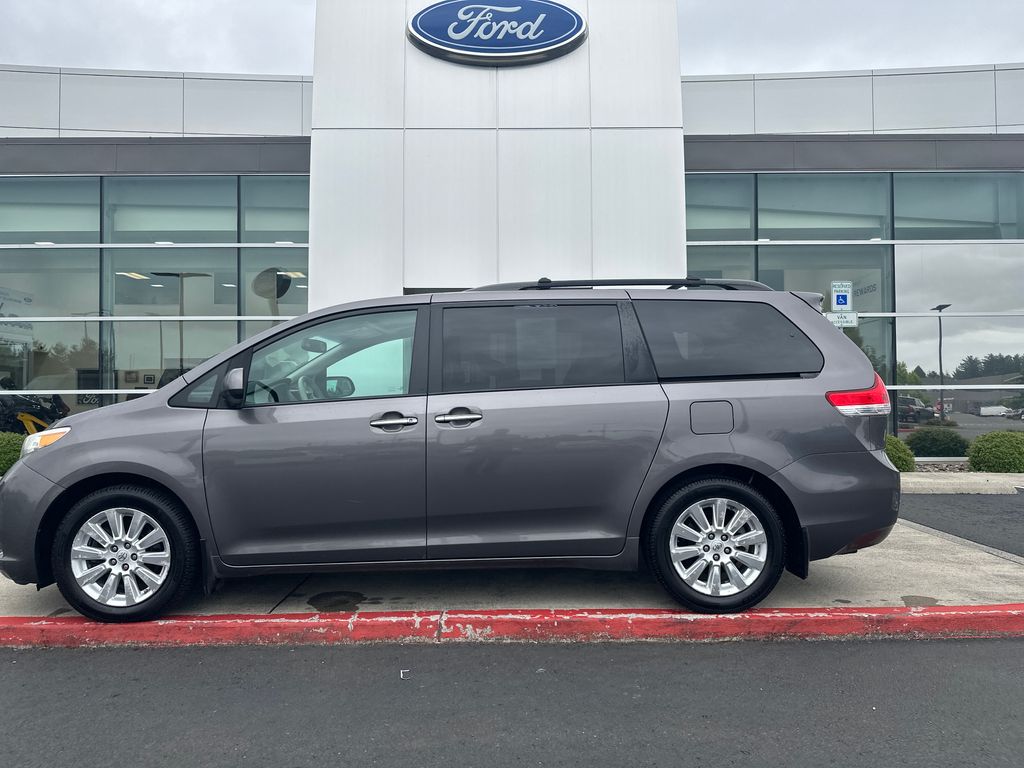 2011 Toyota Sienna XLE 7-Passenger AWD