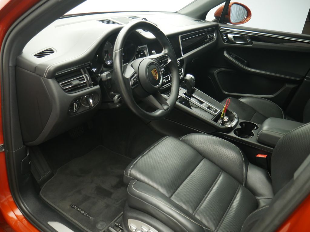 Thumbnail: 2023 Porsche Macan - 5