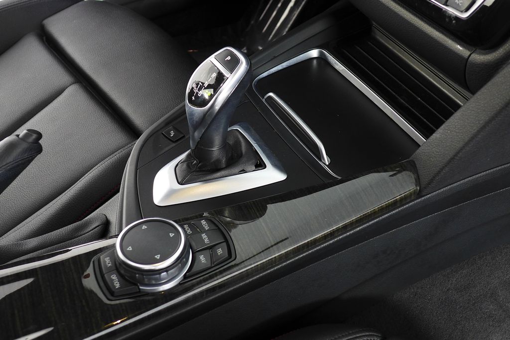 Thumbnail: 2016 BMW 3 Series - 15