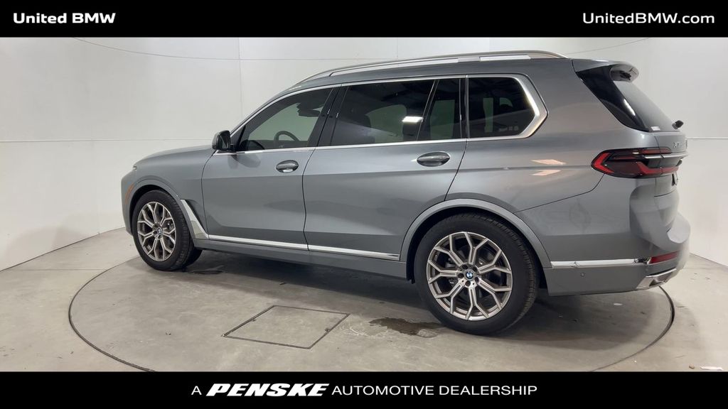 2025 BMW X7 xDrive40i 6