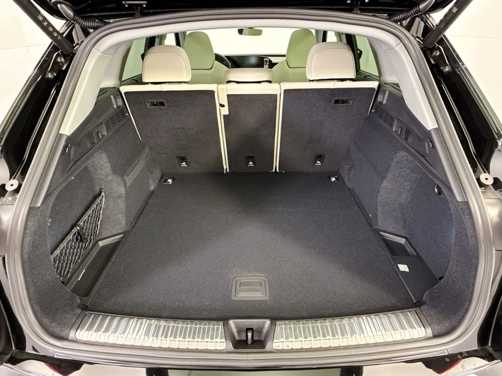 Thumbnail: 2025 Audi Q5 - 27